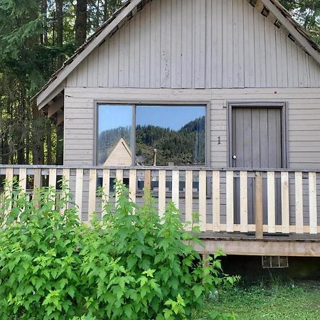 Sicamous Rv & Cabin Resort Malakwa Exterior foto